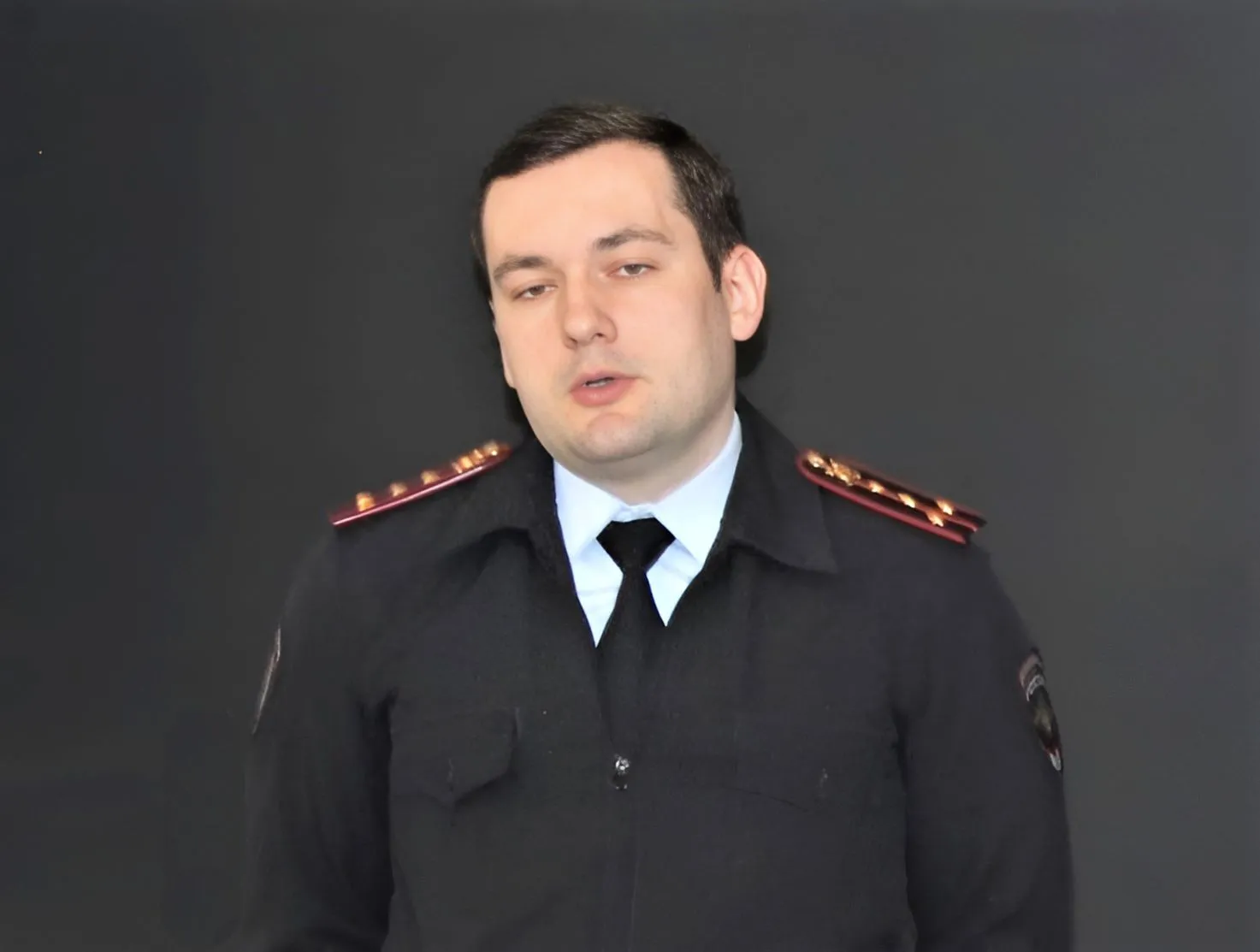 На снимке: заместитель начальника отдела по борьбе с киберпреступностью (противоправным использованием информационно-коммуникационных технологий) капитан полиции Илья Фёдоров.