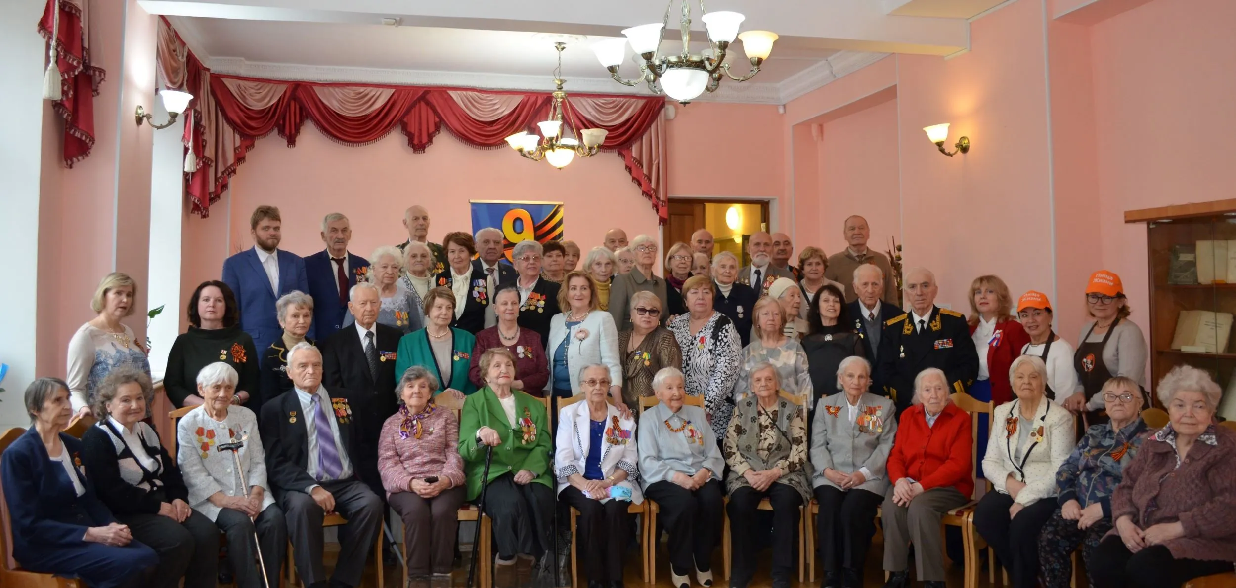 РОССИЙСКИЙ ФОНД ВЕТЕРАНОВ ЧЕСТВУЕТ ВЕТЕРАНОВ ВОЙНЫ И ТРУДА.