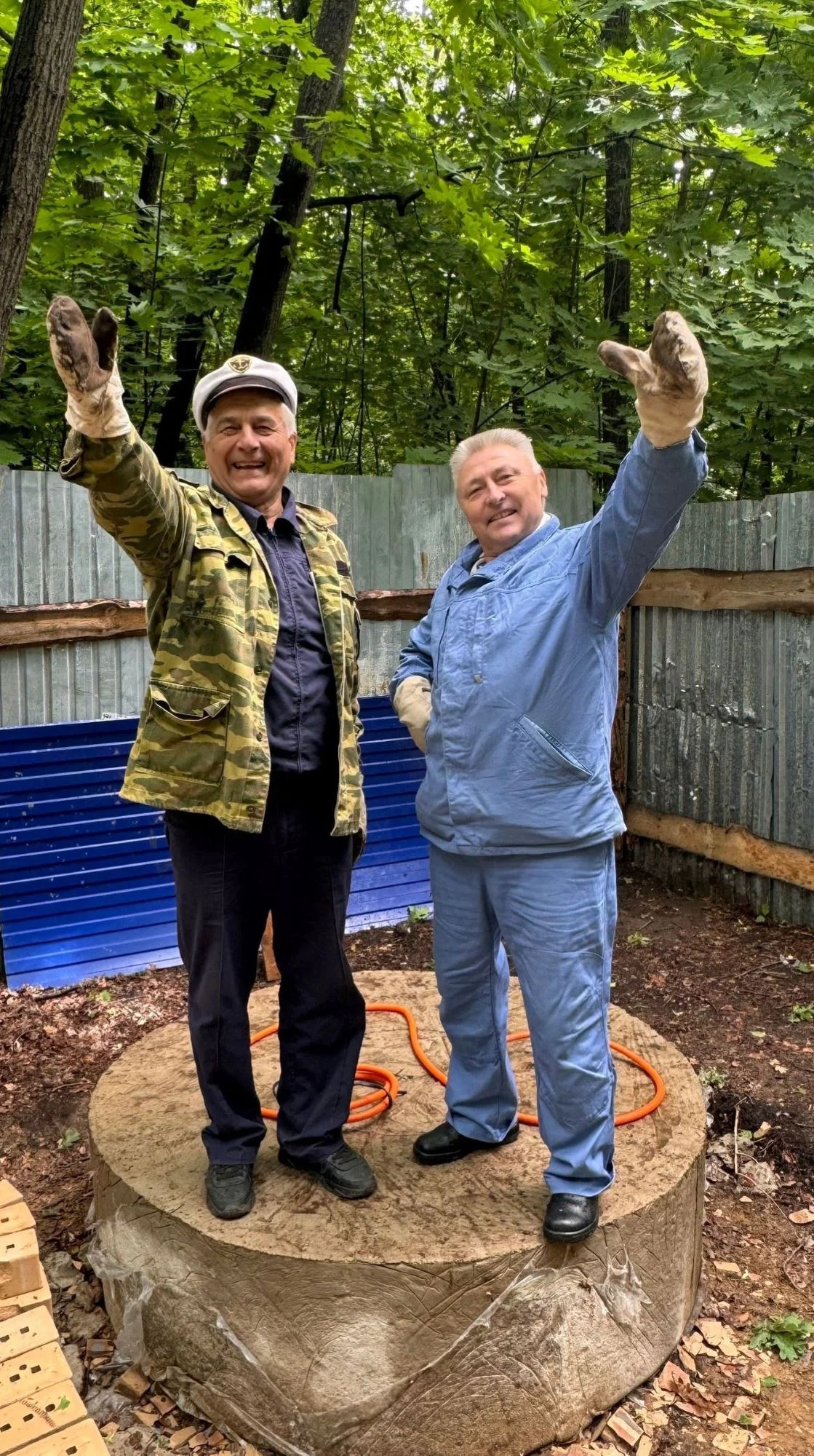 УЛЬЯНОВСКИЕ ВЕТЕРАНЫ СВОИМИ СИЛАМИ СТРОЯТ МОНУМЕНТ ЗАЩИТНИКАМ МОРСКИХ РУБЕЖЕЙ ВСЕХ ПОКОЛЕНИЙ.