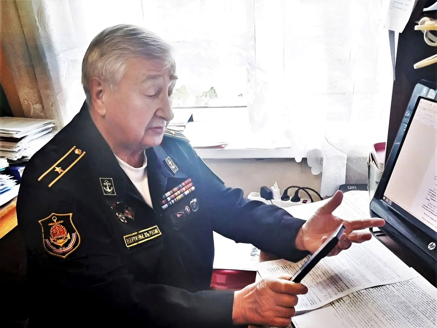 На снимке: представитель Российского фонда ветеранов в Кировской области капитан 3 ранга в отставке Юрий Малых.